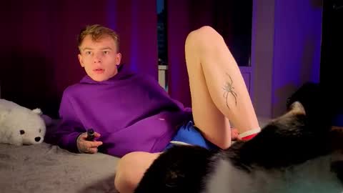 Snapshot of tattooed666cat chatting on December 16, 6:18 am Alex but u can call me Theo online show from December 16, 6:18 am