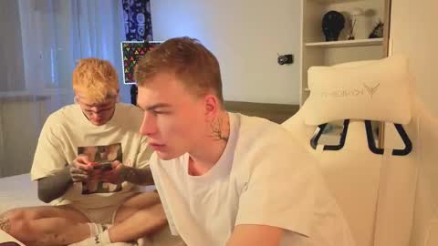 Snapshot of tattooed666cat chatting on January 15, 12:32 pm Alex but u can call me Theo online show from January 15, 12:32 pm