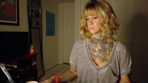 Snapshot of tattooed_natalia chatting on January 11, 9:25 am Natalia 3 online show from January 11, 9:25 am