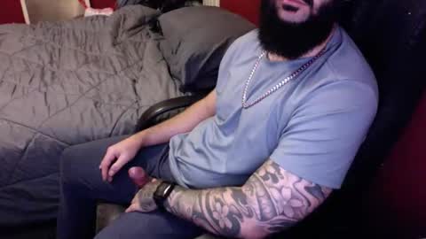 Snapshot of tattooedandbearded22 chatting on October 15, 11:38 pm tattooedandbearded22 online show from October 15, 11:38 pm