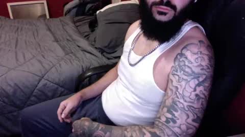 Snapshot of tattooedandbearded22 chatting on October 19, 5:41 am tattooedandbearded22 online show from October 19, 5:41 am
