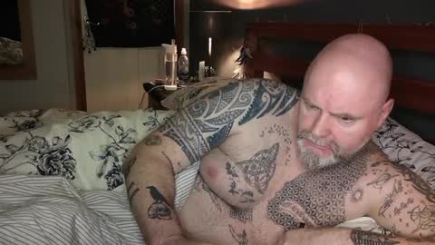 Tattooeddilf 01 online show from December 8, 10:47 pm