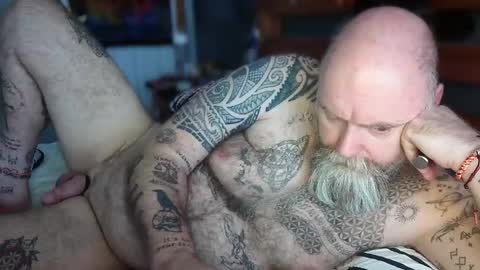 Tattooeddilf 01 online show from October 13, 8:47 am
