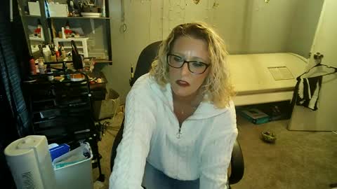 Snapshot of tattooeddirtyteacher chatting on February 13, 6:16 pm Lisa Lovely online show from February 13, 6:16 pm