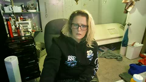 Snapshot of tattooeddirtyteacher chatting on February 22, 9:23 am Lisa Lovely online show from February 22, 9:23 am