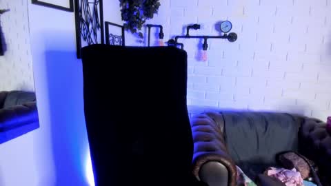 Tatty online show from December 2, 7:05 pm