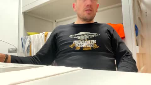 Snapshot of tatuador40 chatting on January 4, 12:37 am Tatuador40 online show from January 4, 12:37 am