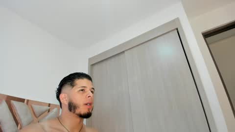Snapshot of taurus_boy1 chatting on April 9, 11:43 pm T A U R U S online show from April 9, 11:43 pm