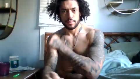 Snapshot of taurusbaeforever chatting on October 29, 1:24 pm taurusbaeforever online show from October 29, 1:24 pm