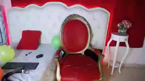 Snapshot of taveko_soler chatting on March 5, 8:38 pm Taveko online show from March 5, 8:38 pm