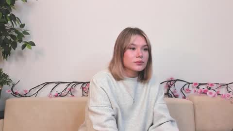 Joye online show from February 8, 4:43 pm