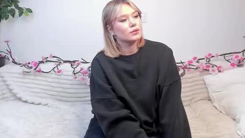 Joye online show from February 11, 4:45 pm