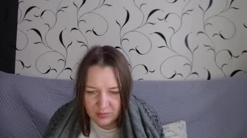 Snapshot of taxxxu chatting on February 25, 7:18 am Diana online show from February 25, 7:18 am