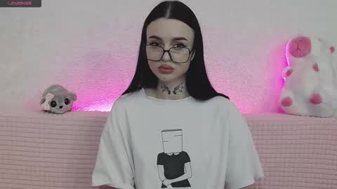 Taya online show from December 21, 4:58 pm