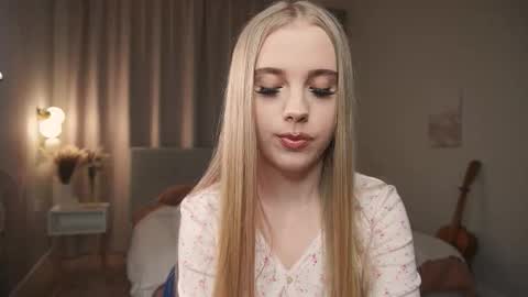 Taya online show from March 17, 4:10 pm