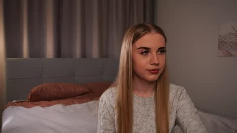 Taya online show from March 31, 4:51 pm