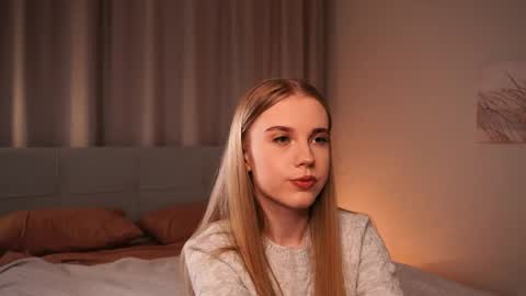 Taya online show from April 2, 4:59 pm