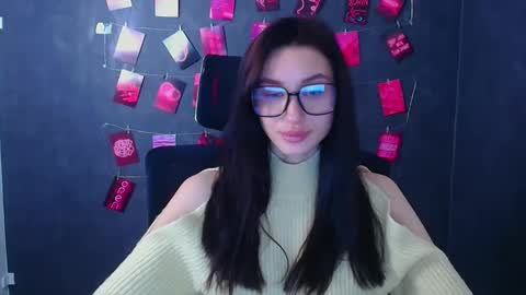 Taya online show from December 3, 12:25 pm