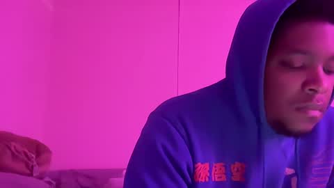 Snapshot of taybiz3 chatting on December 7, 3:36 am carl lewis online show from December 7, 3:36 am