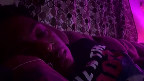 Snapshot of taybiz3 chatting on April 4, 3:05 am carl lewis online show from April 4, 3:05 am