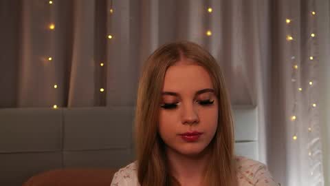 Snapshot of tayelin chatting on May 13, 4:48 pm Taya online show from May 13, 4:48 pm