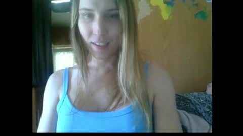 Snapshot of taylafox chatting on January 4, 6:19 pm taylafox online show from January 4, 6:19 pm