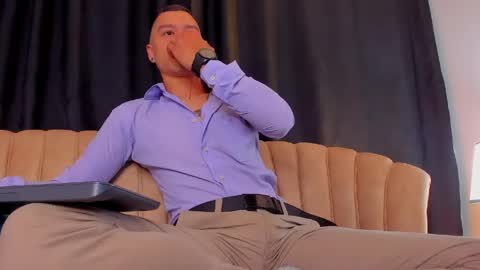 tayler_milers online show from June 5, 6:52 am