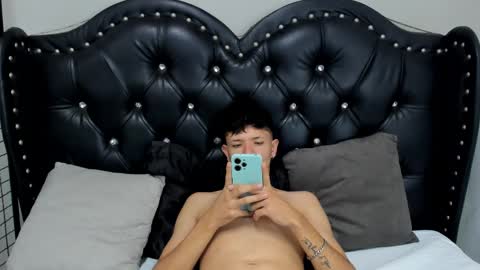 T A Y L E R  online show from March 6, 12:10 am