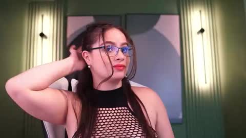 Snapshot of taylerkim chatting on October 9, 6:50 pm Teylor Kim online show from October 9, 6:50 pm