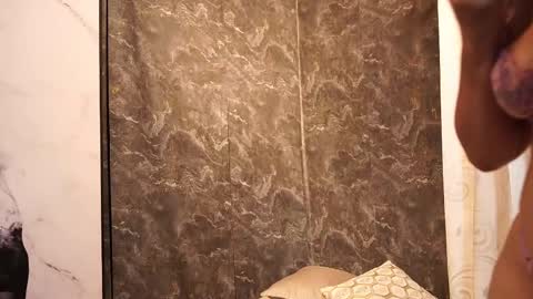 Snapshot of taylerkim chatting on October 21, 8:20 pm Teylor Kim online show from October 21, 8:20 pm