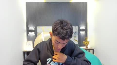 TAYLER online show from December 23, 2:31 am