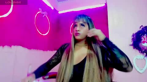 taylor__smith_ online show from March 30, 11:33 am