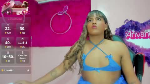 taylor__smith_ online show from April 1, 1:41 pm