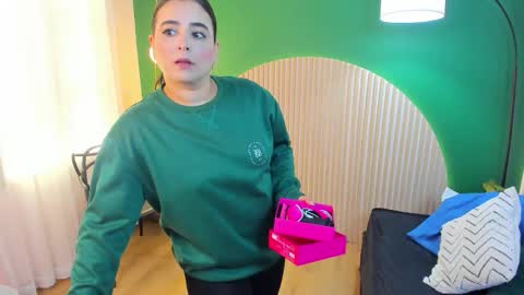 Taylor Bennet online show from September 24, 12:08 pm