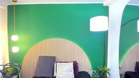 Taylor Bennet online show from December 17, 11:38 am