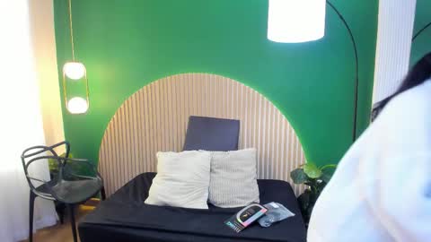 Taylor Bennet online show from December 18, 11:38 am