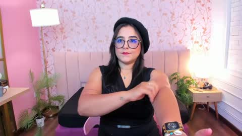 Snapshot of taylor_bennet chatting on April 23, 11:53 am Taylor Bennet online show from April 23, 11:53 am