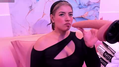 Snapshot of taylor_cupper_ chatting on September 18, 3:52 am taylor_cupper_ online show from September 18, 3:52 am