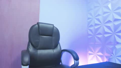 Snapshot of taylor_evanss1 chatting on January 13, 2:55 pm Taylor online show from January 13, 2:55 pm