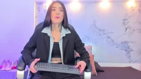 Snapshot of taylor_evanss1 chatting on February 3, 4:10 am Taylor online show from February 3, 4:10 am