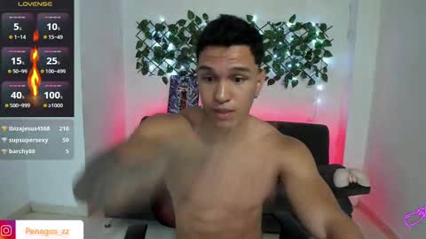Snapshot of taylor_johnn chatting on December 7, 5:42 pm Penagos zz online show from December 7, 5:42 pm