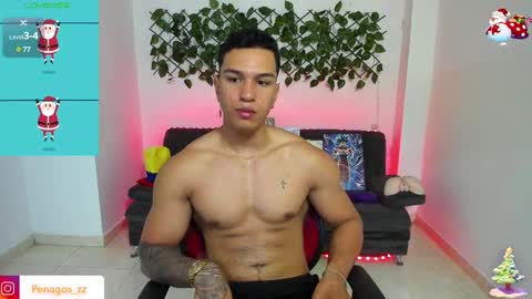 Snapshot of taylor_johnn chatting on December 24, 2:12 pm Penagos zz online show from December 24, 2:12 pm
