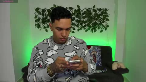Snapshot of taylor_johnn chatting on December 29, 2:21 pm Penagos zz online show from December 29, 2:21 pm