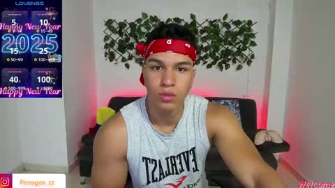 Snapshot of taylor_johnn chatting on January 3, 3:44 pm Penagos zz online show from January 3, 3:44 pm