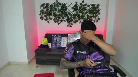 Snapshot of taylor_johnn chatting on January 11, 6:12 pm Penagos zz online show from January 11, 6:12 pm