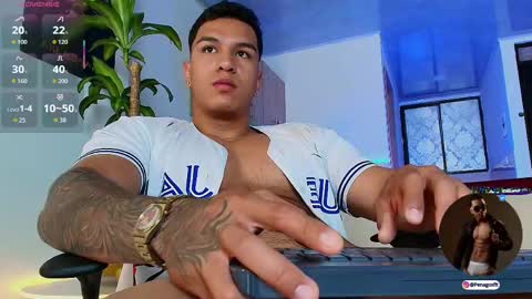 Snapshot of taylor_johnn chatting on April 14, 3:51 pm Penagos zz online show from April 14, 3:51 pm
