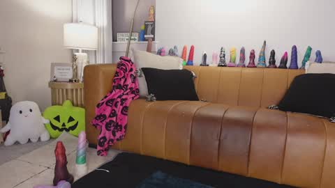 Snapshot of taylor_love_303 chatting on October 9, 10:35 am Taylor -- online show from October 9, 10:35 am