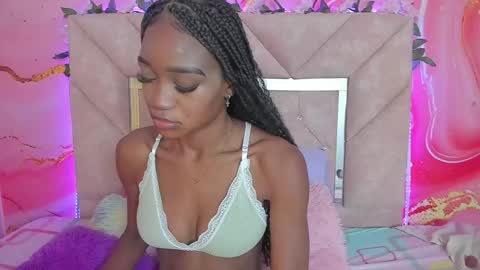 Snapshot of taylor_oriana_ chatting on October 2, 11:06 am Oriana online show from October 2, 11:06 am