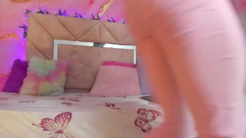 Snapshot of taylor_oriana_ chatting on October 31, 11:00 am Oriana online show from October 31, 11:00 am