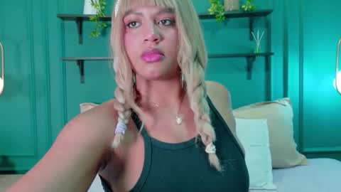 Snapshot of taylor_sexyy chatting on February 23, 10:07 pm Taylor online show from February 23, 10:07 pm